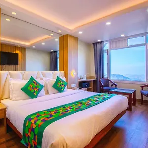 Hotel Treebo Varuna With Mountain View ***
