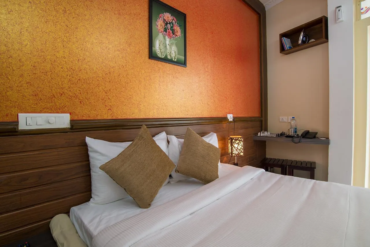 Gems 9 Airport Hotel Nedumbassery