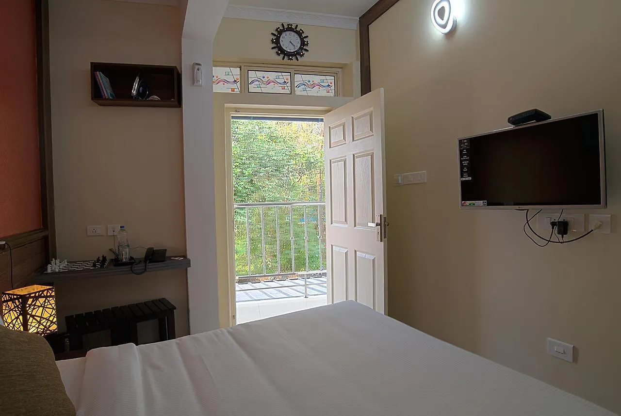 Gems 9 Airport Hotel Nedumbassery